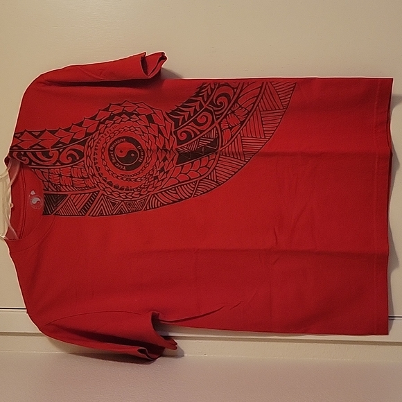 Men's Shirt - Picture 1 of 3